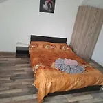 Ξενοδοχείο με διαμερίσματα Lucky 9 Μπρασόβ