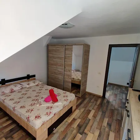 Lucky 9 Aparthotel