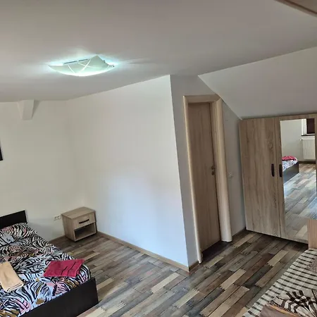 Lucky 9 Aparthotel 3*