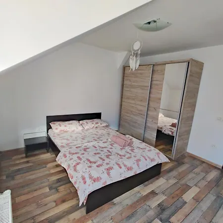 Lucky 9 Aparthotel 3*