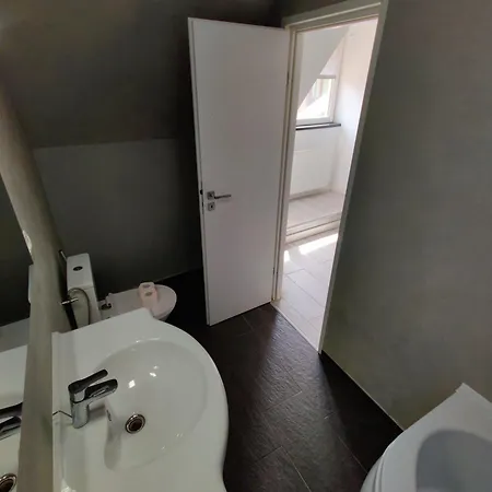 Lucky 9 Lägenhetshotell 3*