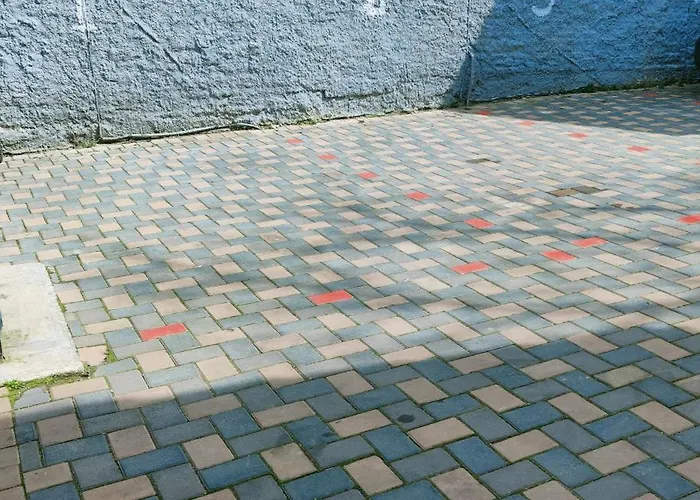 Lucky 9 Aparthotel 3*